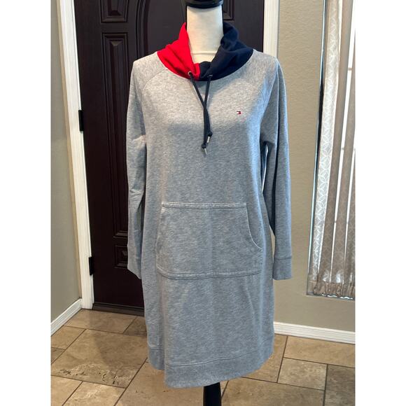 Tommy Hilfiger Dresses & Skirts - Tommy Hilfiger Color Block Pouch Dress